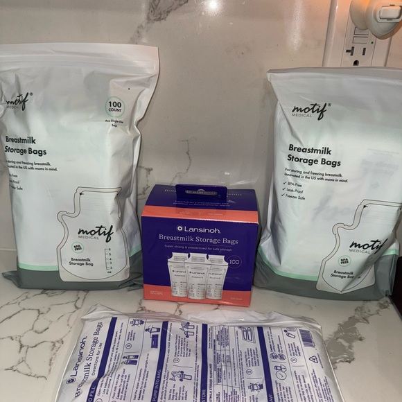 Lansinoh Accessories - Lansinoh and Motif Breastmilk Storage Bags - White and Blue